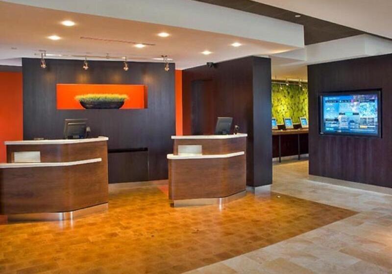 Отель Courtyard By Marriott Charleston Downtown/civic Center