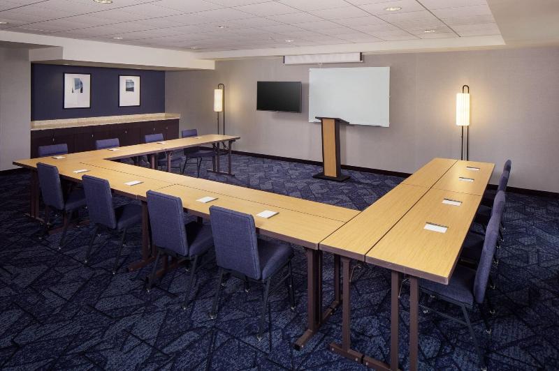 هتل Courtyard By Marriott Charleston Downtown/civic Center