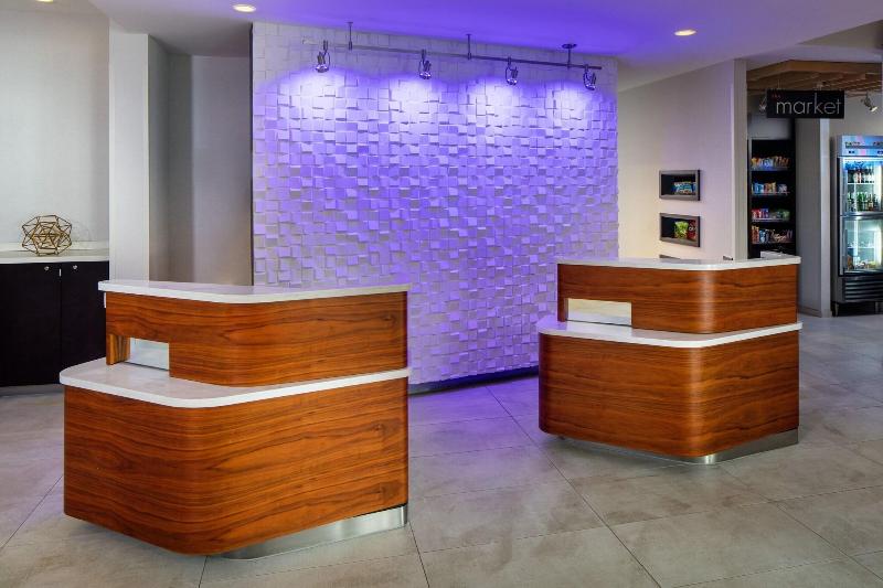 Отель Courtyard By Marriott Charleston Downtown/civic Center