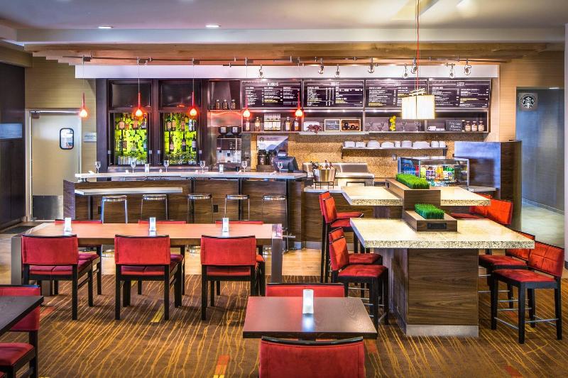هتل Courtyard By Marriott Charleston Downtown/civic Center