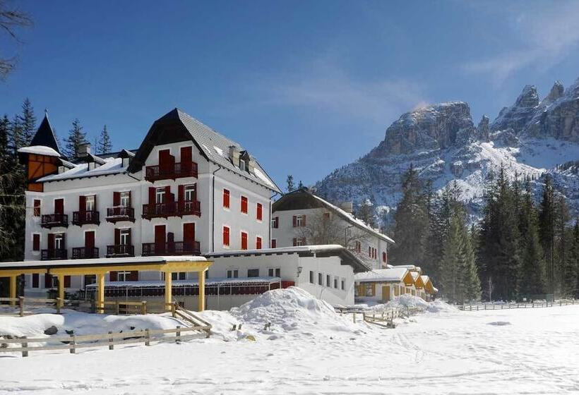 בית מלון כפרי Croda Rossa