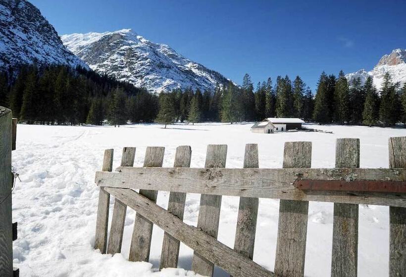 בית מלון כפרי Croda Rossa