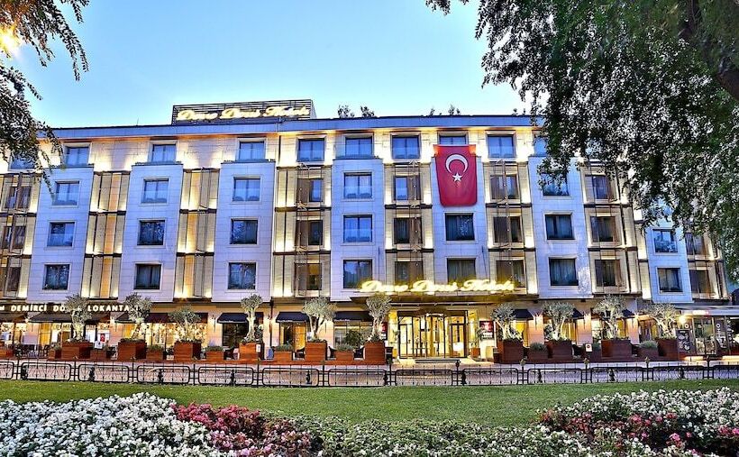 Dosso Dossi Hotels & Spa Downtown