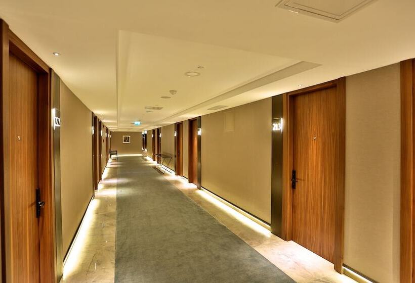 Dosso Dossi Hotels & Spa Downtown