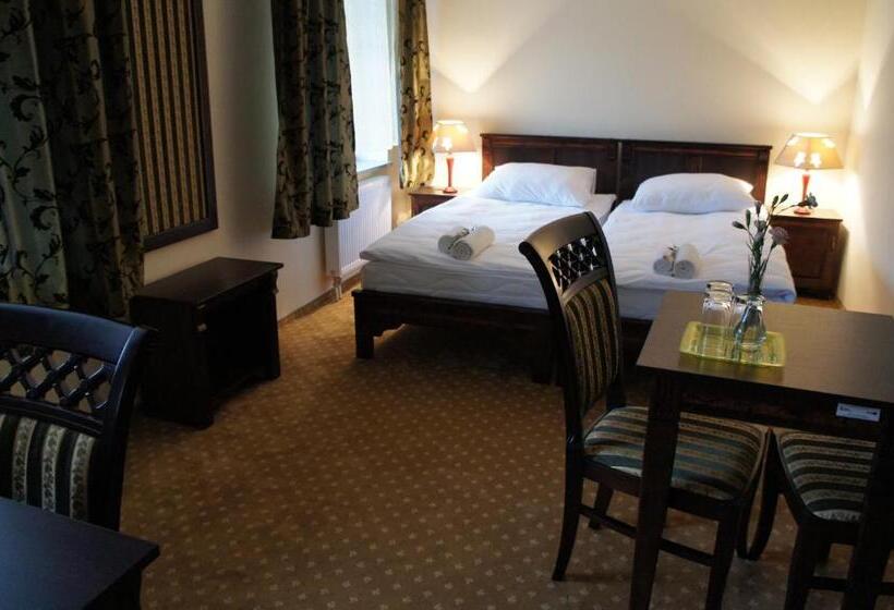 בית מלון כפרי Dworska Elektrownia