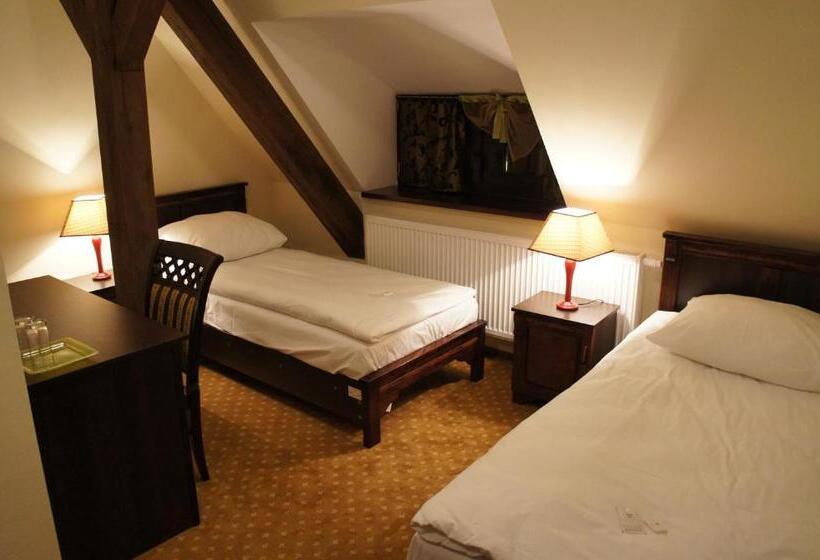 בית מלון כפרי Dworska Elektrownia