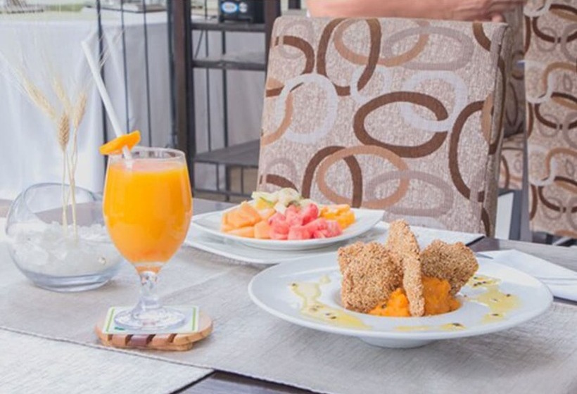 Отель El Angolo Talara