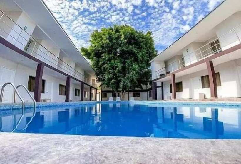 Отель El Angolo Talara