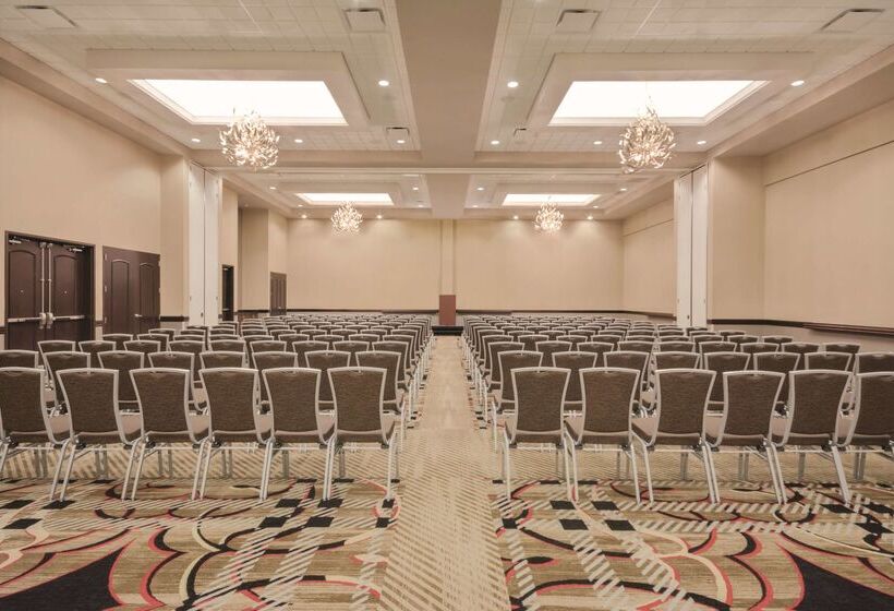 هتل Embassy Suites By Hilton Tuscaloosa Alabama Downtown