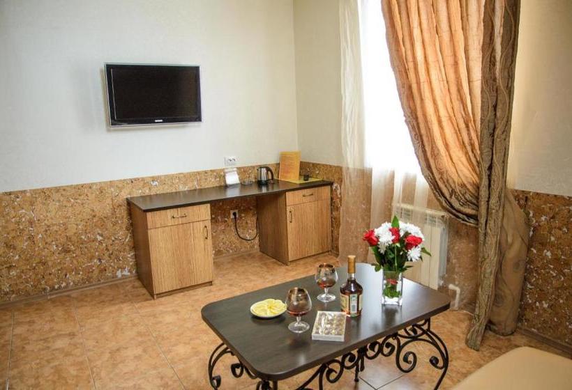 Отель Erunin S Group, Tolstogo 77