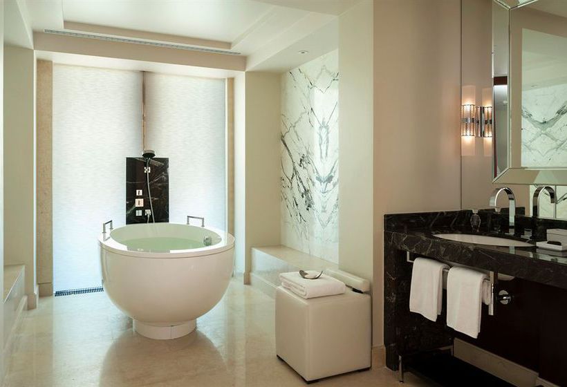 هتل Four Seasons Moscow