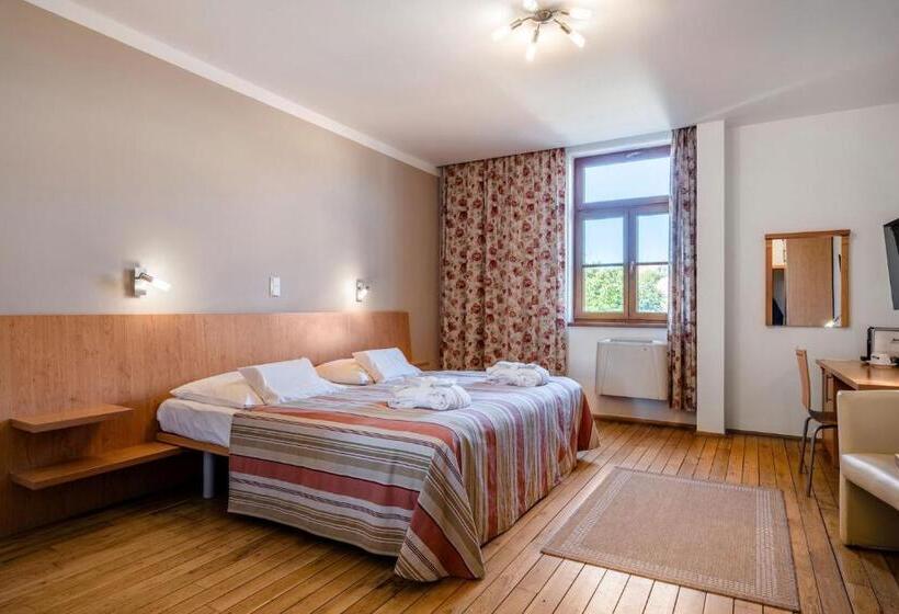 בית מלון כפרי Galant Mikulov