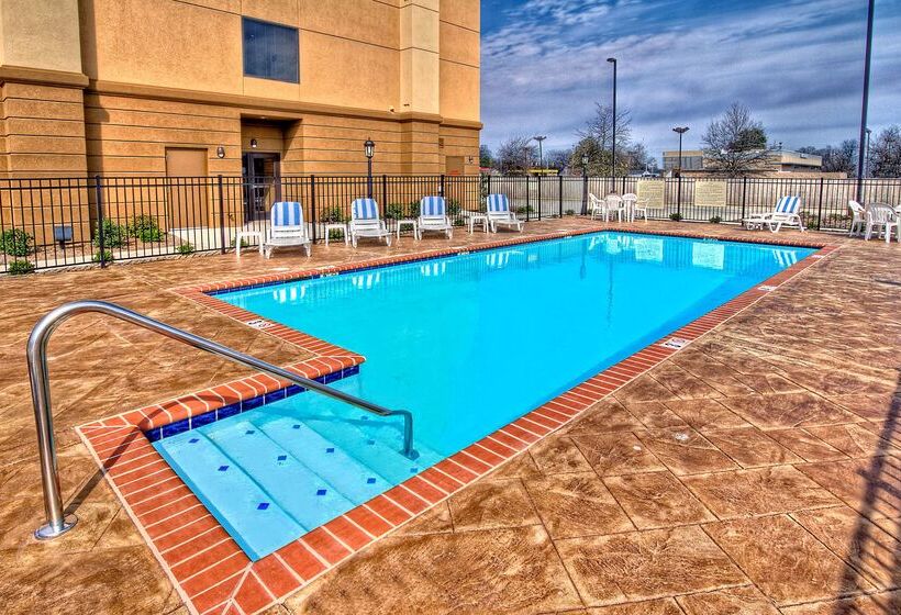 فندق Hampton Inn Clarksdale