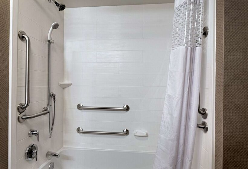 فندق Hampton Inn Lewistonauburn