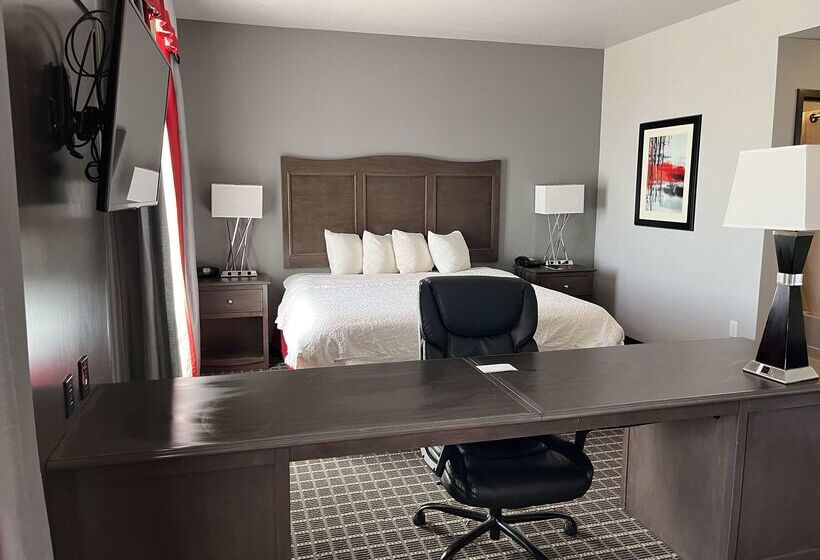 Отель Quality Inn & Suites