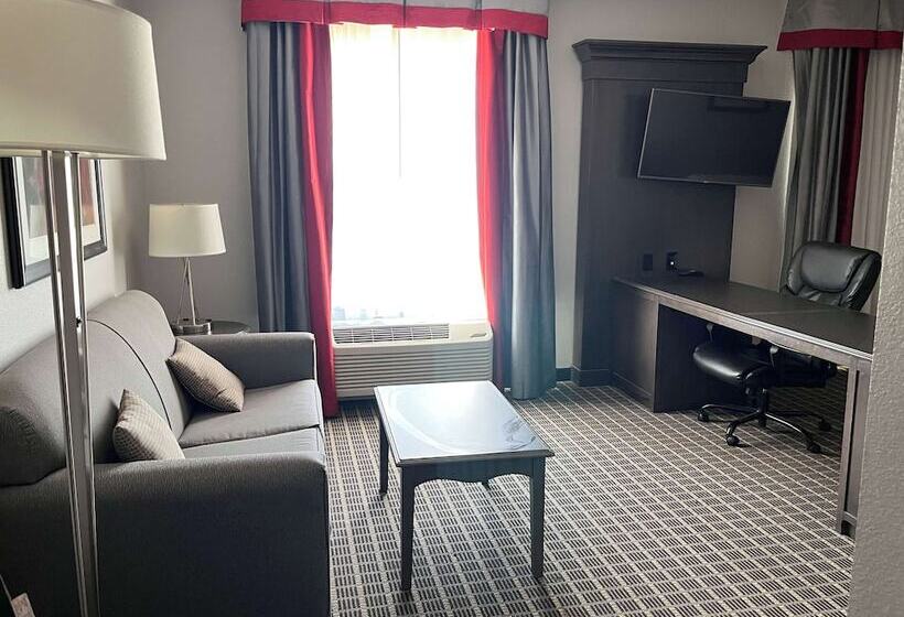 Отель Quality Inn & Suites