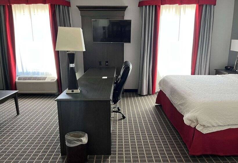 호텔 Quality Inn & Suites