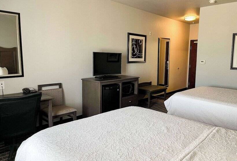 호텔 Quality Inn & Suites