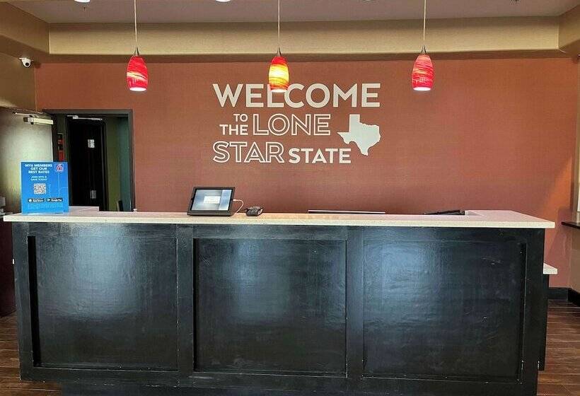 Отель Quality Inn & Suites