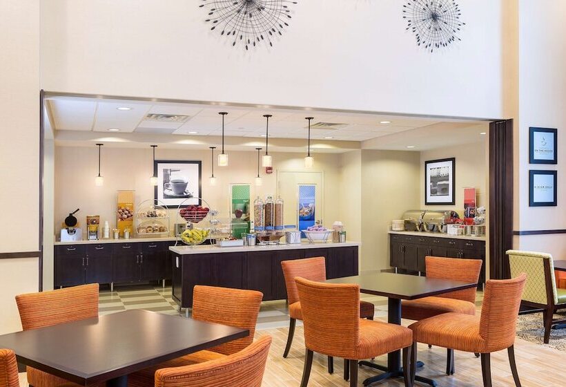 فندق Hampton Inn & Suites Philadelphia Montgomeryville
