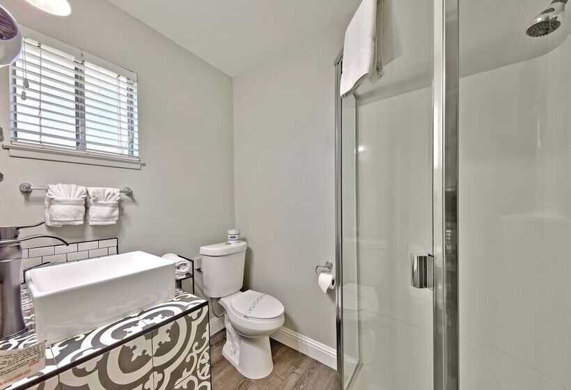 Отель Heavenly Inn Lake Tahoe