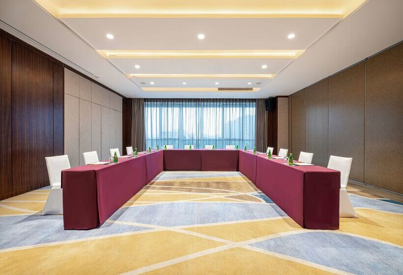 هتل Hilton Garden Inn Chengdu Huayang