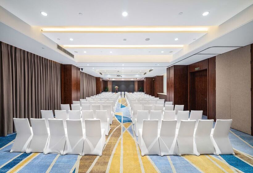 هتل Hilton Garden Inn Chengdu Huayang