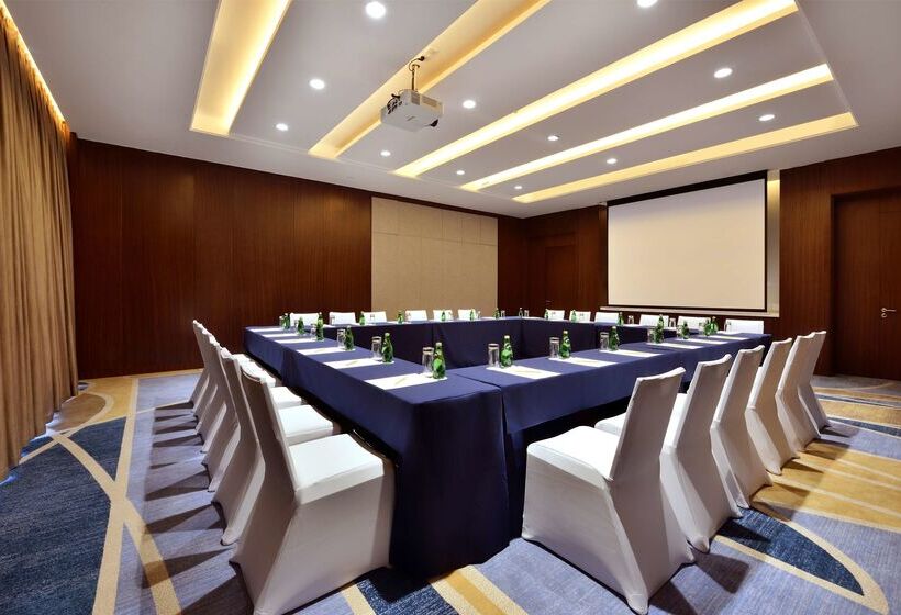 هتل Hilton Garden Inn Chengdu Huayang