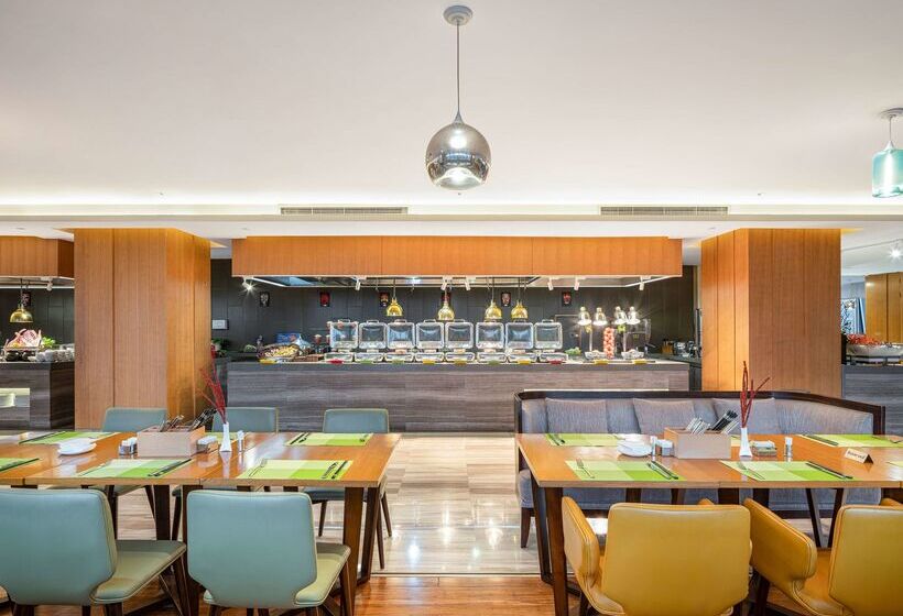 هتل Hilton Garden Inn Chengdu Huayang