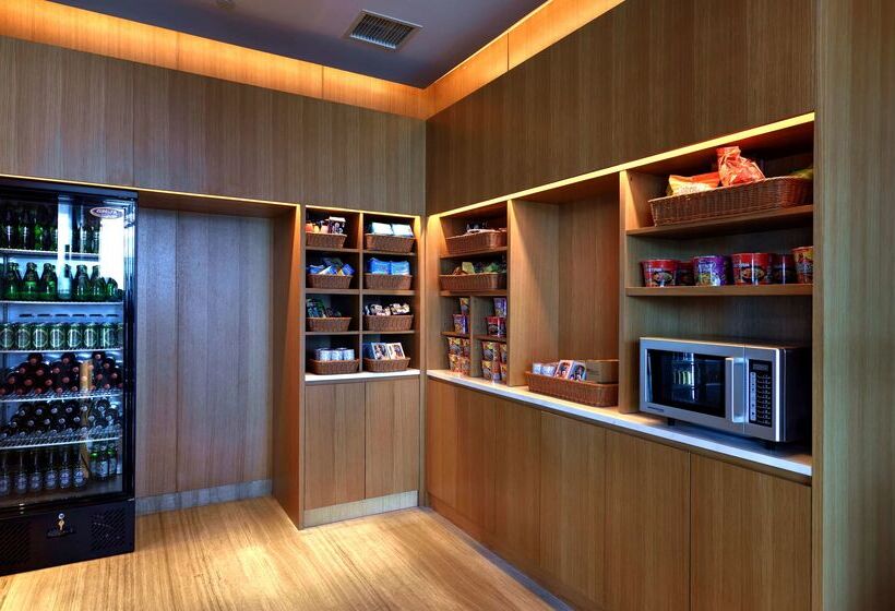 هتل Hilton Garden Inn Chengdu Huayang