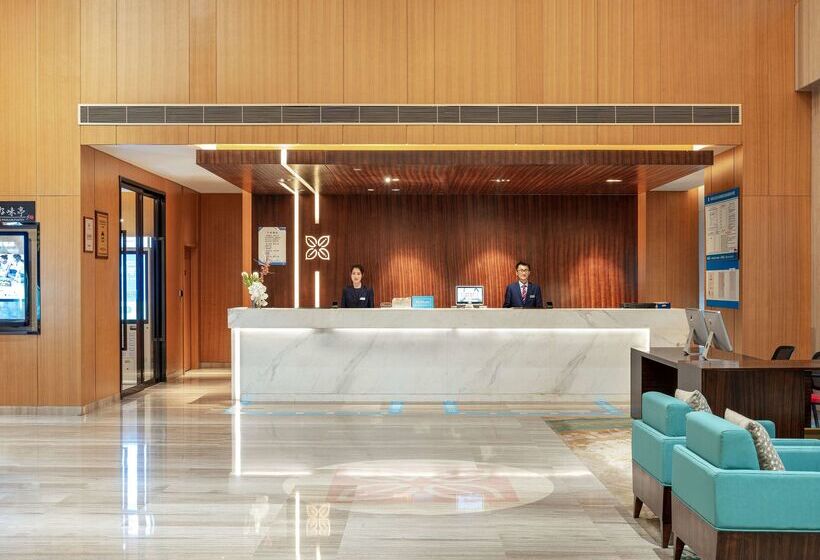 هتل Hilton Garden Inn Chengdu Huayang