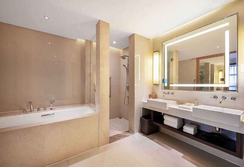 هتل Hilton Garden Inn Chengdu Huayang