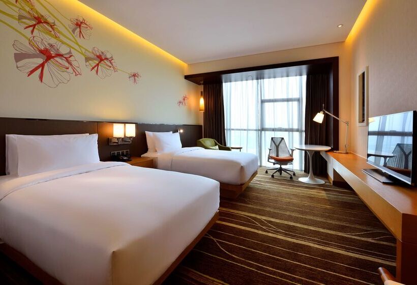 هتل Hilton Garden Inn Chengdu Huayang