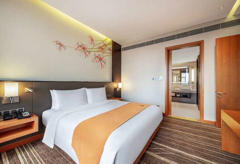 هتل Hilton Garden Inn Chengdu Huayang