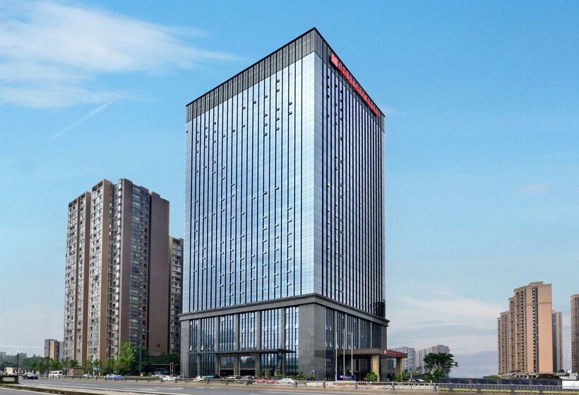 هتل Hilton Garden Inn Chengdu Huayang