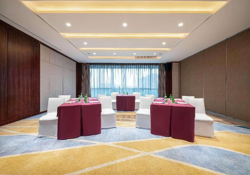 هتل Hilton Garden Inn Chengdu Huayang