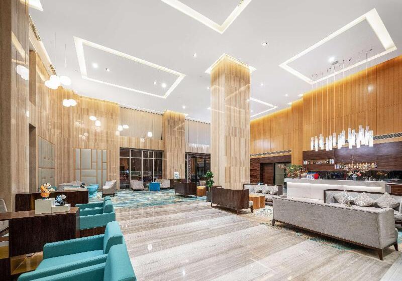 هتل Hilton Garden Inn Chengdu Huayang
