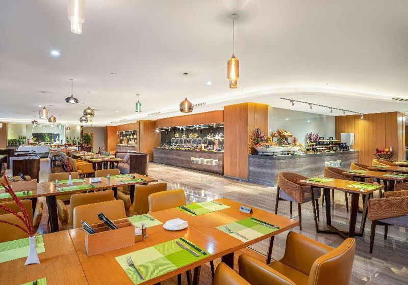 هتل Hilton Garden Inn Chengdu Huayang