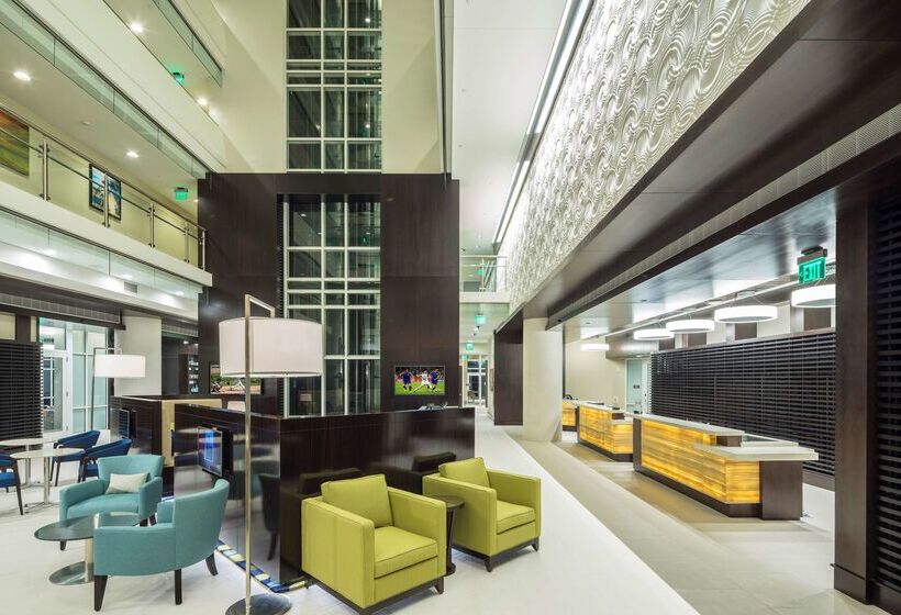 هتل Hilton Grand Vacations Club Ocean 22 Myrtle Beach