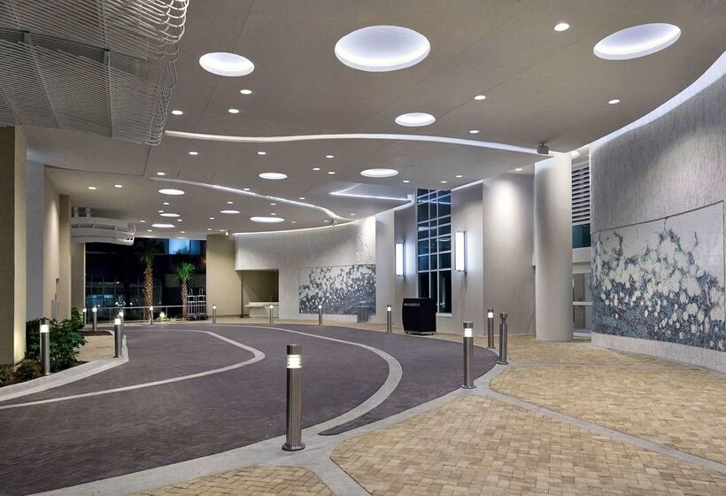 هتل Hilton Grand Vacations Club Ocean 22 Myrtle Beach