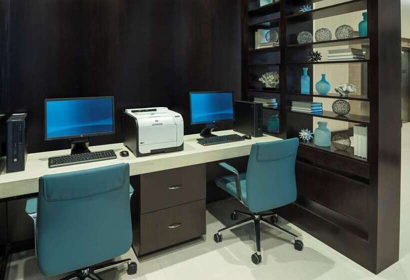 هتل Hilton Grand Vacations Club Ocean 22 Myrtle Beach