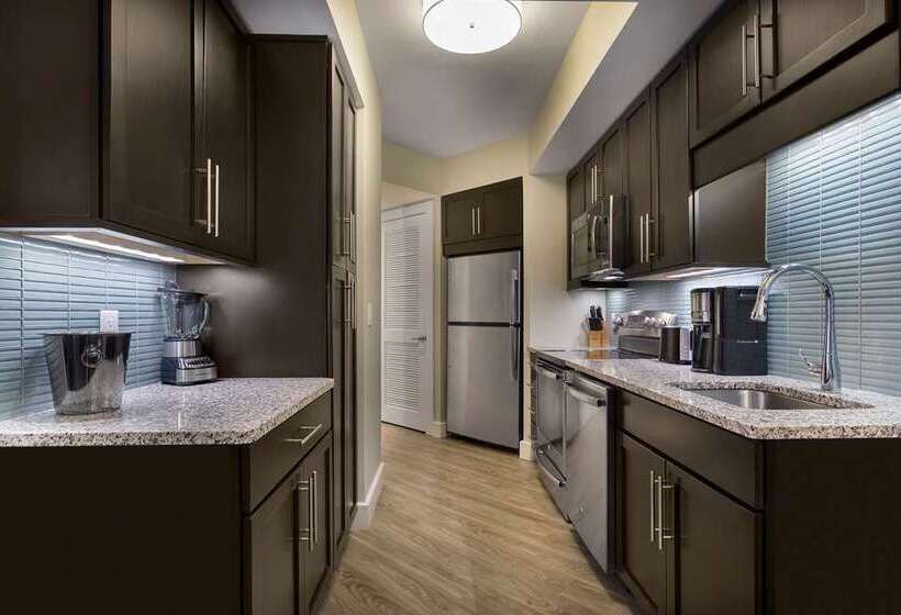 هتل Hilton Grand Vacations Club Ocean 22 Myrtle Beach