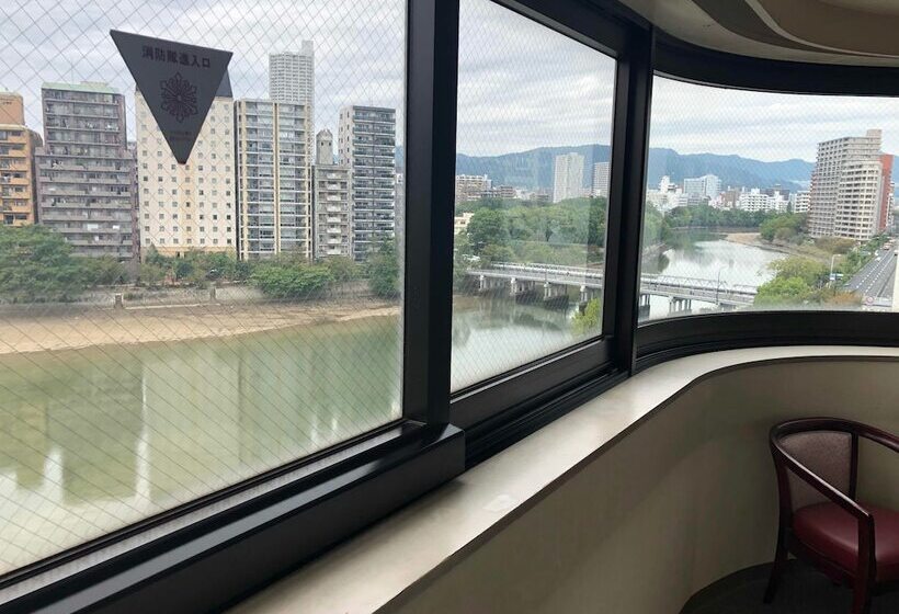 Отель Hiroshima Ekimae Green
