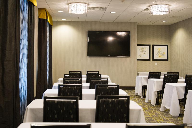 酒店 Holiday Inn Express And Suites Madison Central, An Ihg