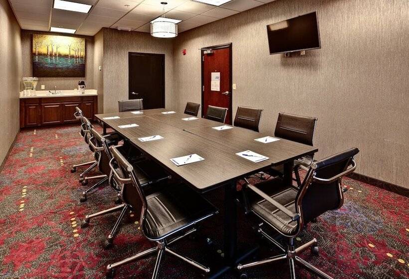 فندق Holiday Inn Express Hutchison, An Ihg