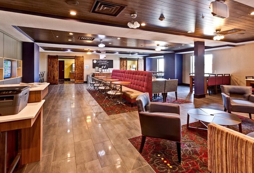 فندق Holiday Inn Express Hutchison, An Ihg