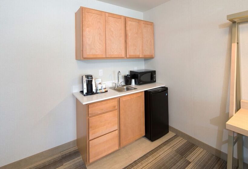 Отель Holiday Inn Express Rochester Hills, An Ihg