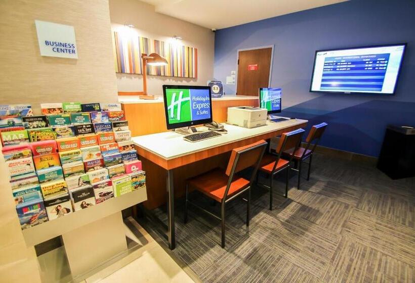 فندق Holiday Inn Express & Suites Miami Airport East, An Ihg