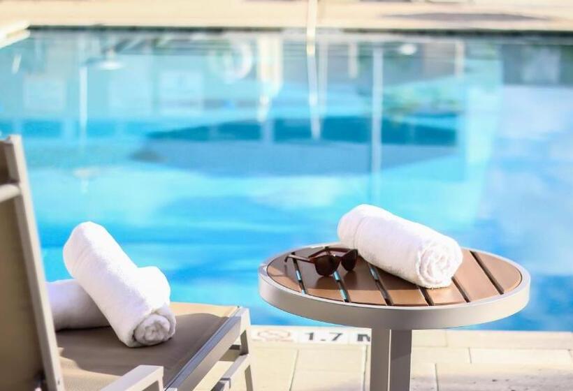 فندق Holiday Inn Express & Suites Miami Airport East, An Ihg