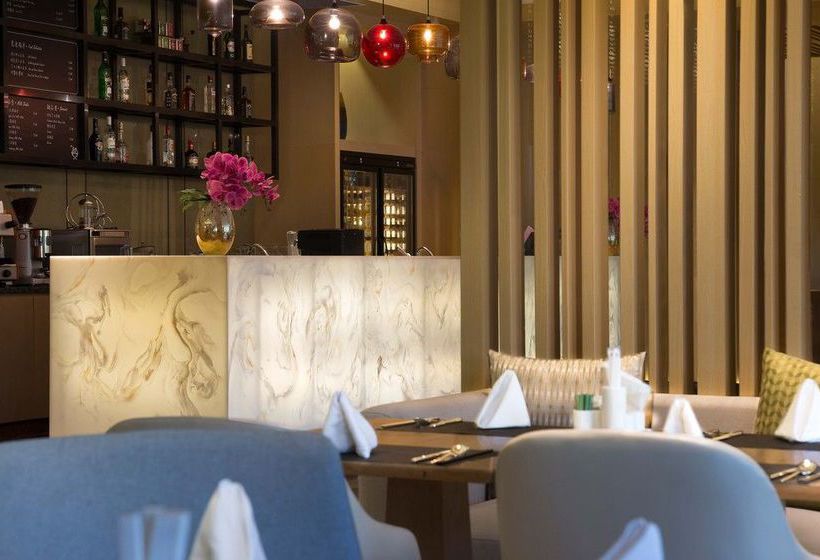 Отель Holiday Inn Zhongshan Downtown, An Ihg